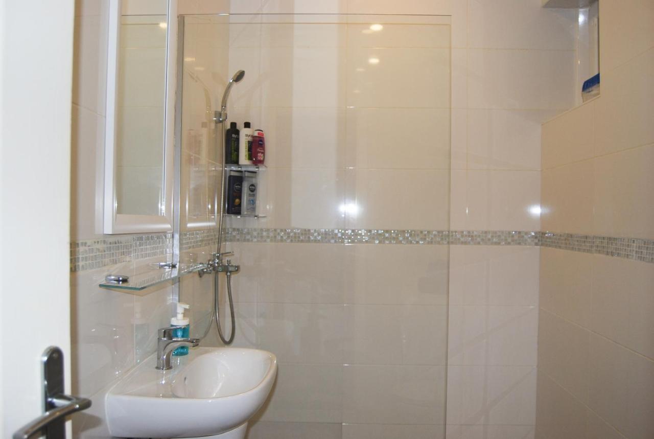 Apartment Natalie เบลเกรด ภายนอก รูปภาพ
